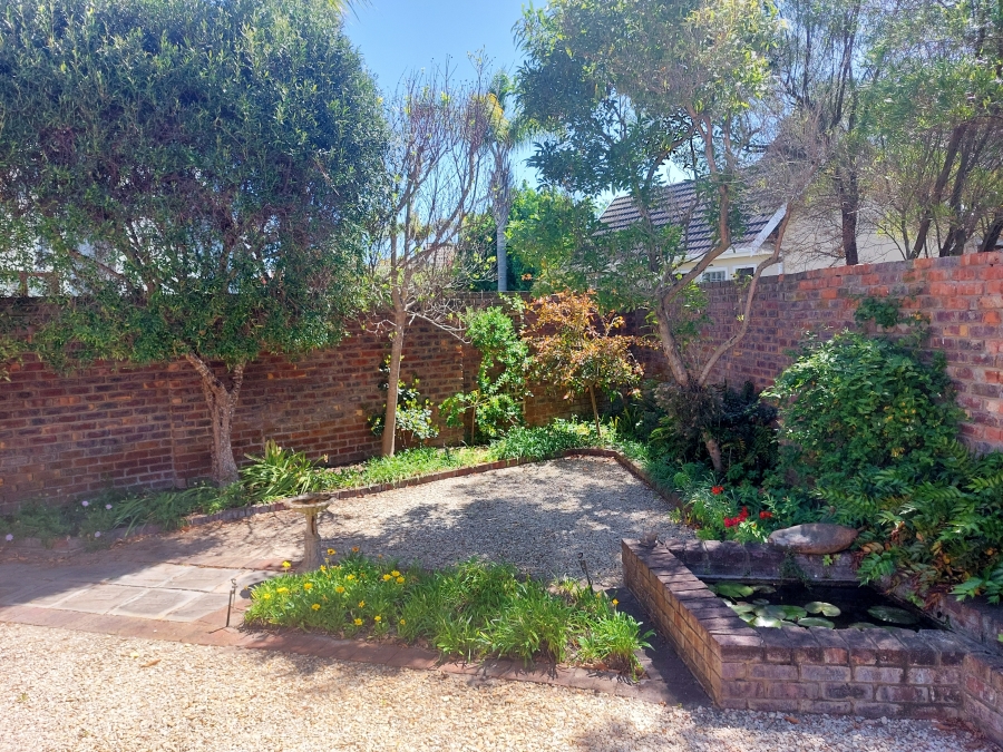 2 Bedroom Property for Sale in The Island Western Cape